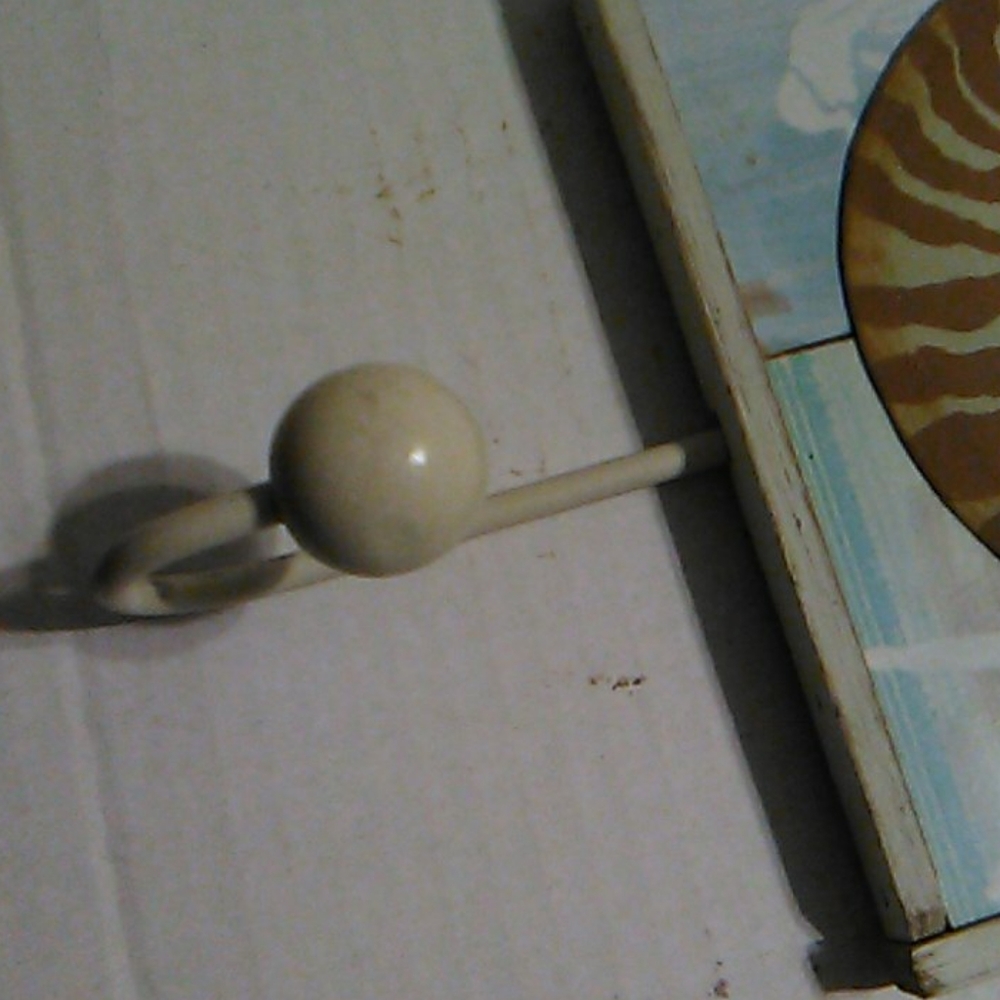 Seashell picture with metal hook - Picture 3 of 8